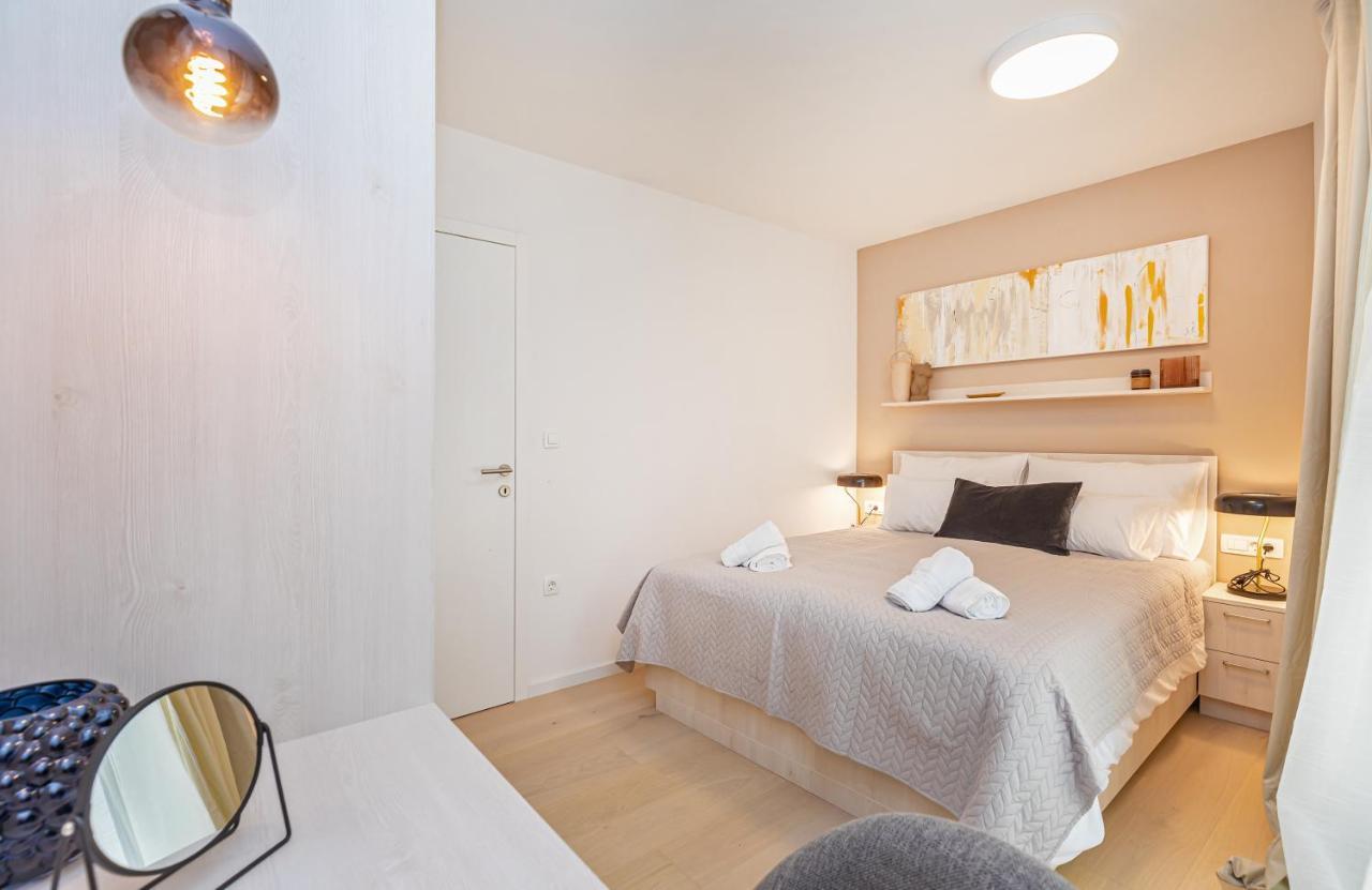 Sunny Lol Port Apartments In The City Centre Дубровник Екстериор снимка